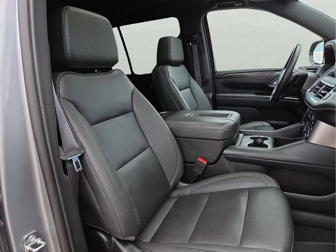 Used 2023 Chevrolet Tahoe Z71 w/ Luxury Package AWD/4WD image 9
