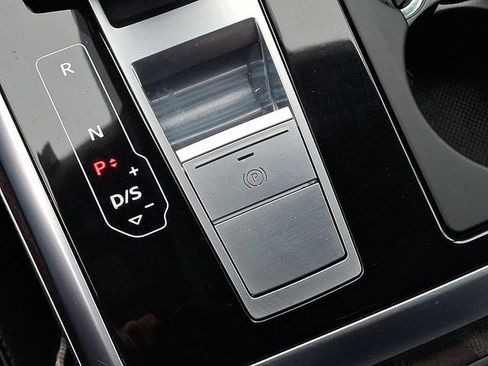 Used 2020 Audi Q8 Prestige w/ Prestige Package image 32