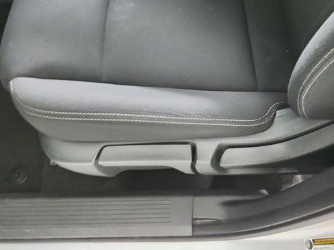 Used 2024 Nissan Rogue S AWD/4WD image 18