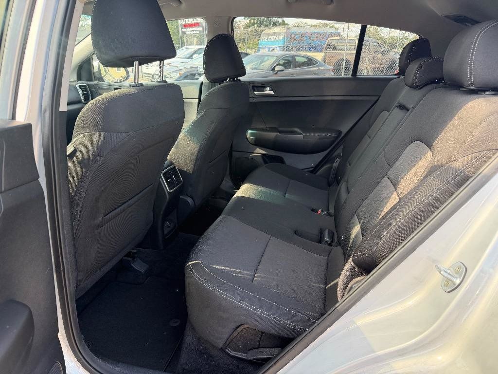 Used 2019 Kia Sportage LX FWD image 12