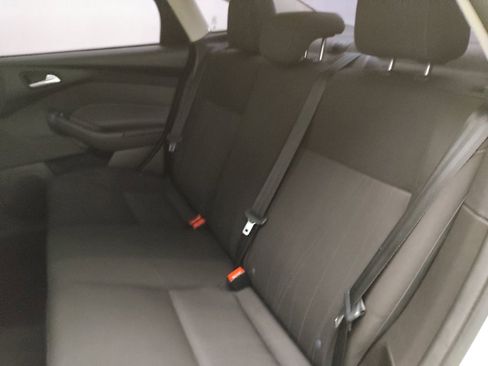 Used 2018 Ford Focus SE FWD image 18