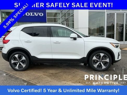 Certified 2023 Volvo XC40 B4 Plus FWD image 7