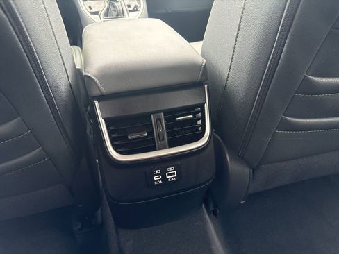 Certified 2025 Subaru Outback Onyx Edition image 24