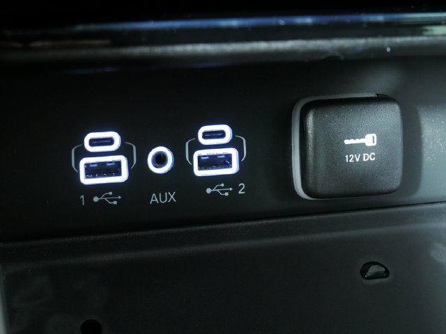 Used 2023 Jeep Grand Cherokee Altitude AWD/4WD image 27