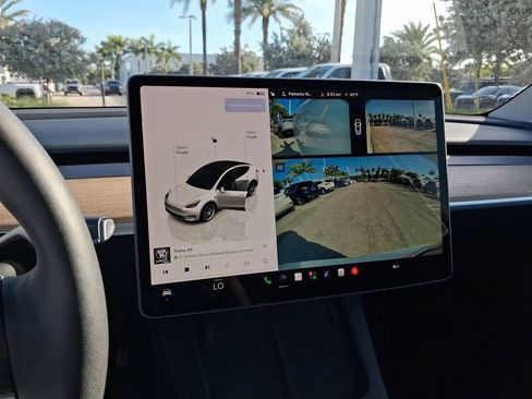 Used 2024 Tesla Model Y Long Range AWD/4WD image 22
