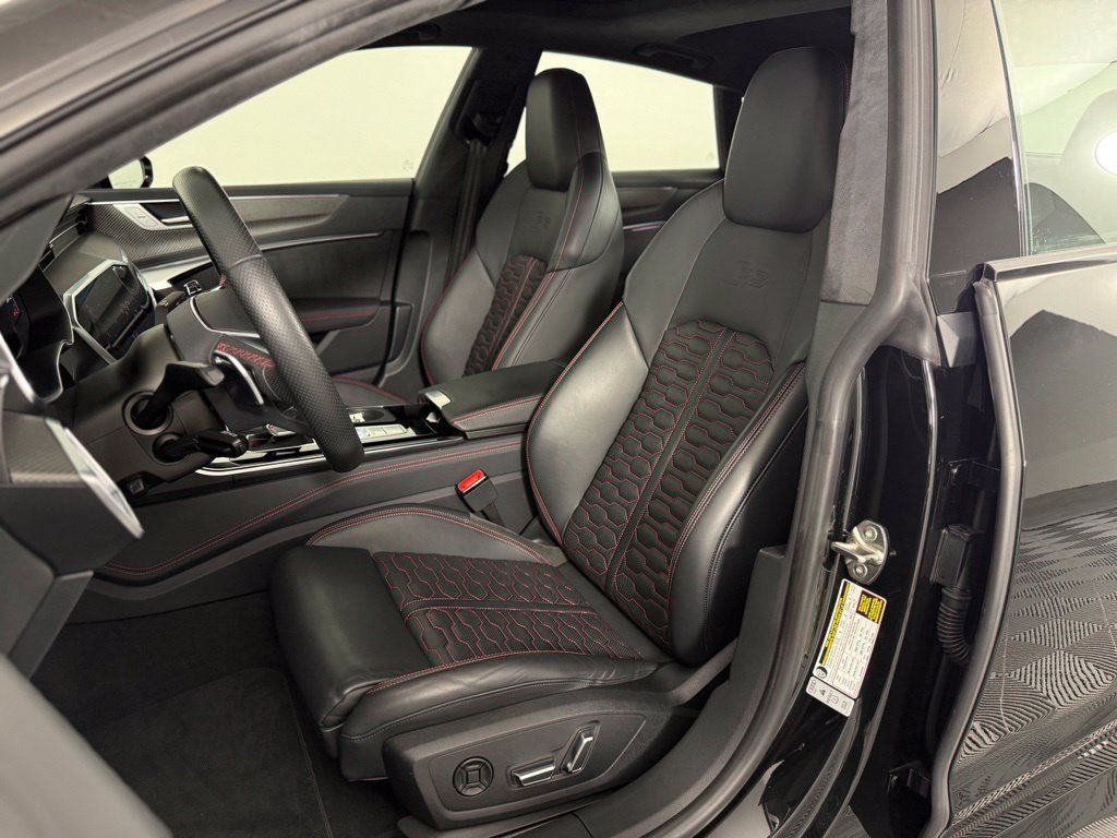 Used 2022 Audi RS 7 Sportback AWD/4WD image 5