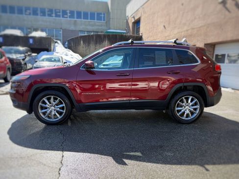 Used 2018 Jeep Cherokee Limited image 16
