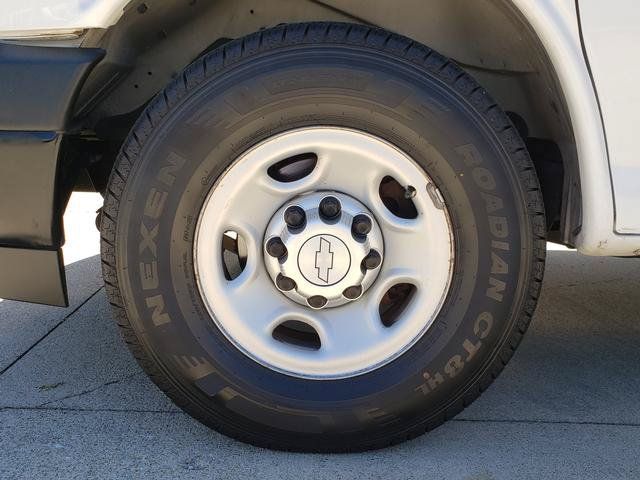 Used 2018 Chevrolet Express 2500 w/ Driver Convenience Package RWD image 26