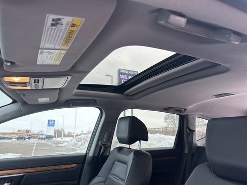 Used 2018 Honda CR-V Touring image 3