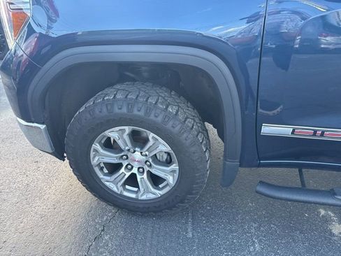 Used 2021 GMC Sierra 1500 4x4 Crew Cab w/ Sierra Value Package image 15
