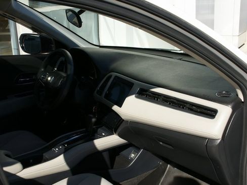 Used 2022 Honda HR-V EX image 35