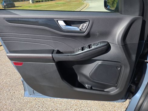 Used 2025 Ford Escape ST-Line image 9