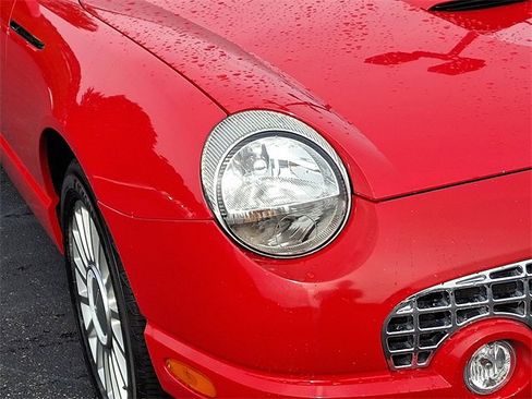 Used 2005 Ford Thunderbird image 13