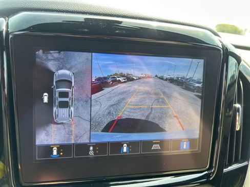 Used 2023 Chevrolet Traverse Premier FWD image 22