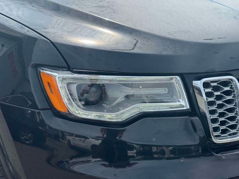 Used 2017 Jeep Grand Cherokee Overland AWD/4WD image 10