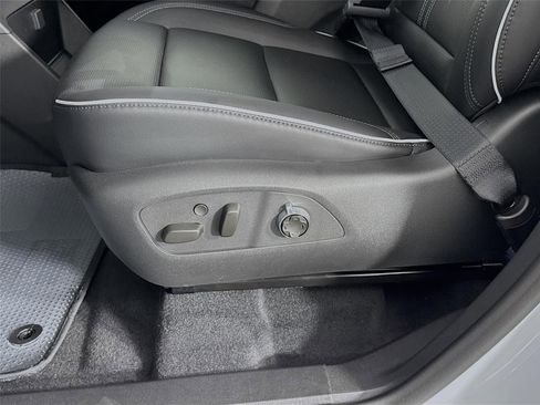 New 2026 Buick Enclave Avenir FWD image 22