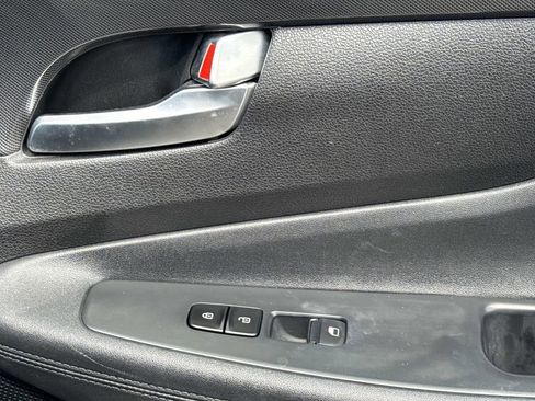 Used 2021 Hyundai Santa Fe SE image 16