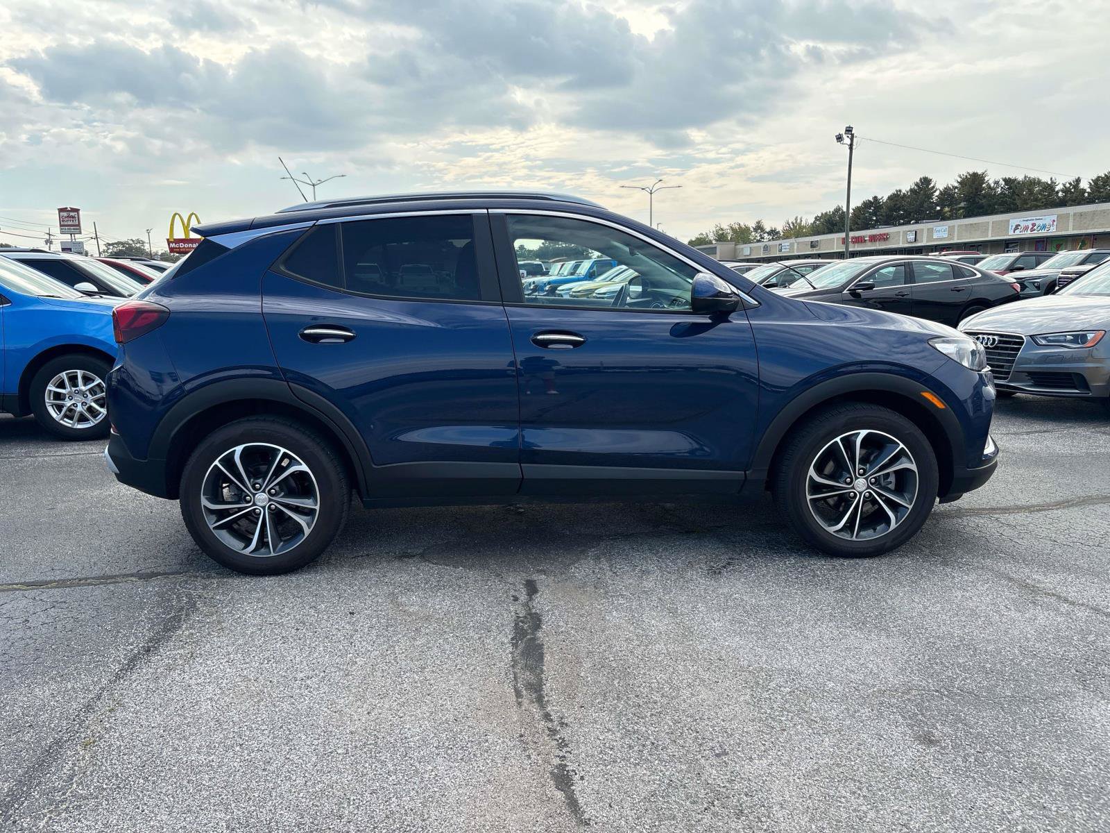 Used 2023 Buick Encore GX Select FWD image 5