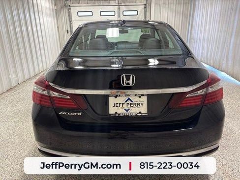 Used 2017 Honda Accord EX-L image 3