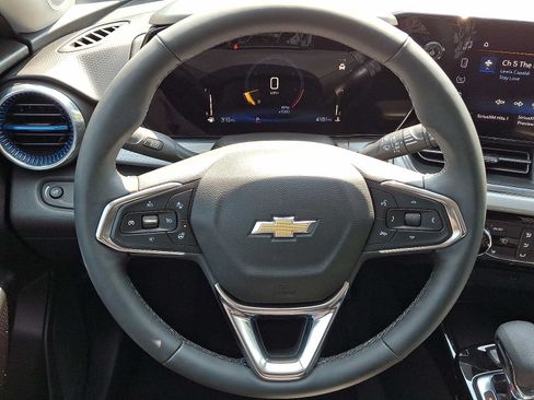Used 2026 Chevrolet Trax LT w/ LT Convenience Package FWD image 19
