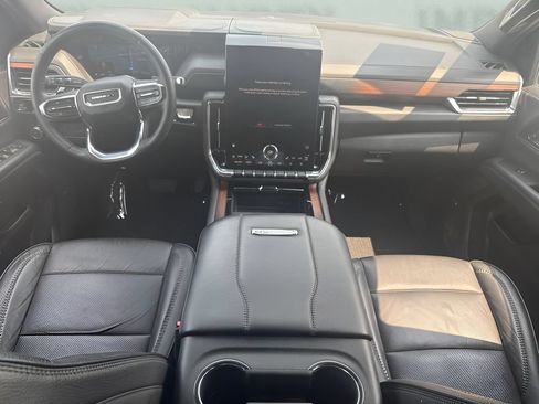 Used 2025 GMC Yukon Denali AWD/4WD image 15