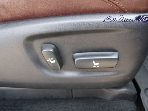 Used 2016 Toyota 4Runner Limited image 12