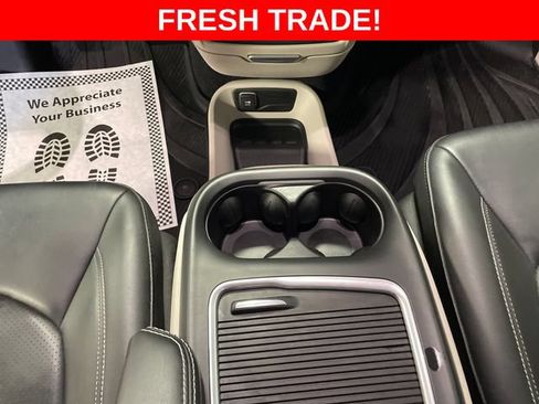 Used 2023 Chrysler Pacifica Touring-L AWD/4WD image 22