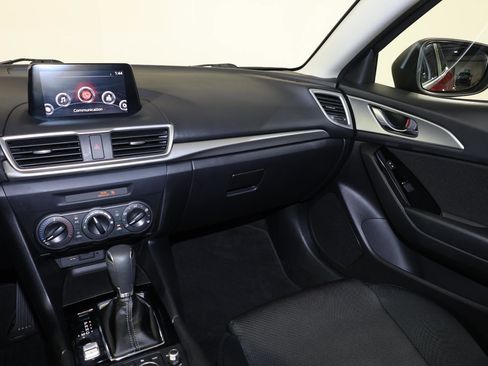 Used 2017 MAZDA MAZDA3 Sport FWD image 10