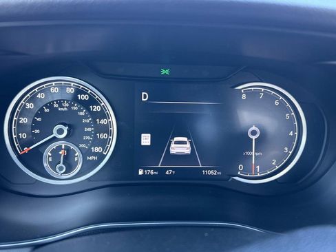 Used 2025 Genesis G70 2.5T w/ Sport Prestige Package image 39