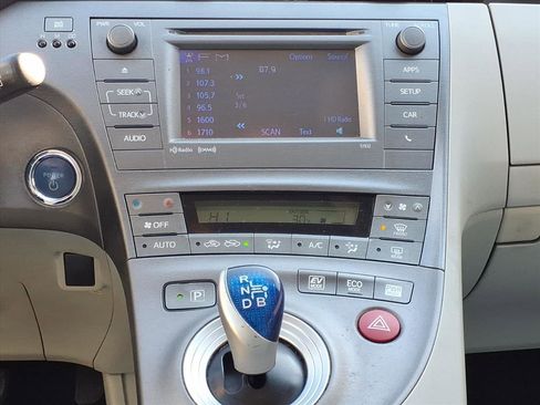 Used 2013 Toyota Prius Three image 6