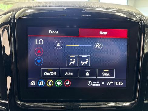 Used 2023 Chevrolet Traverse LT AWD/4WD image 19