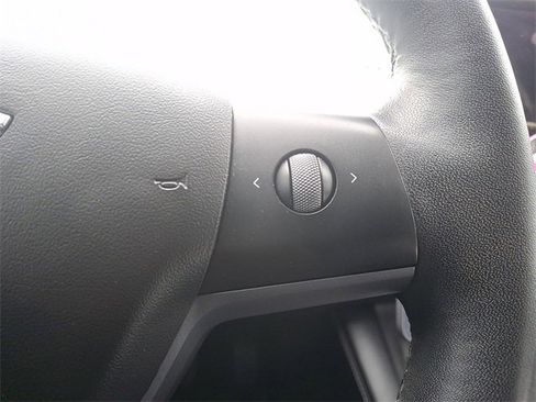 Used 2022 Tesla Model 3 Long Range image 23