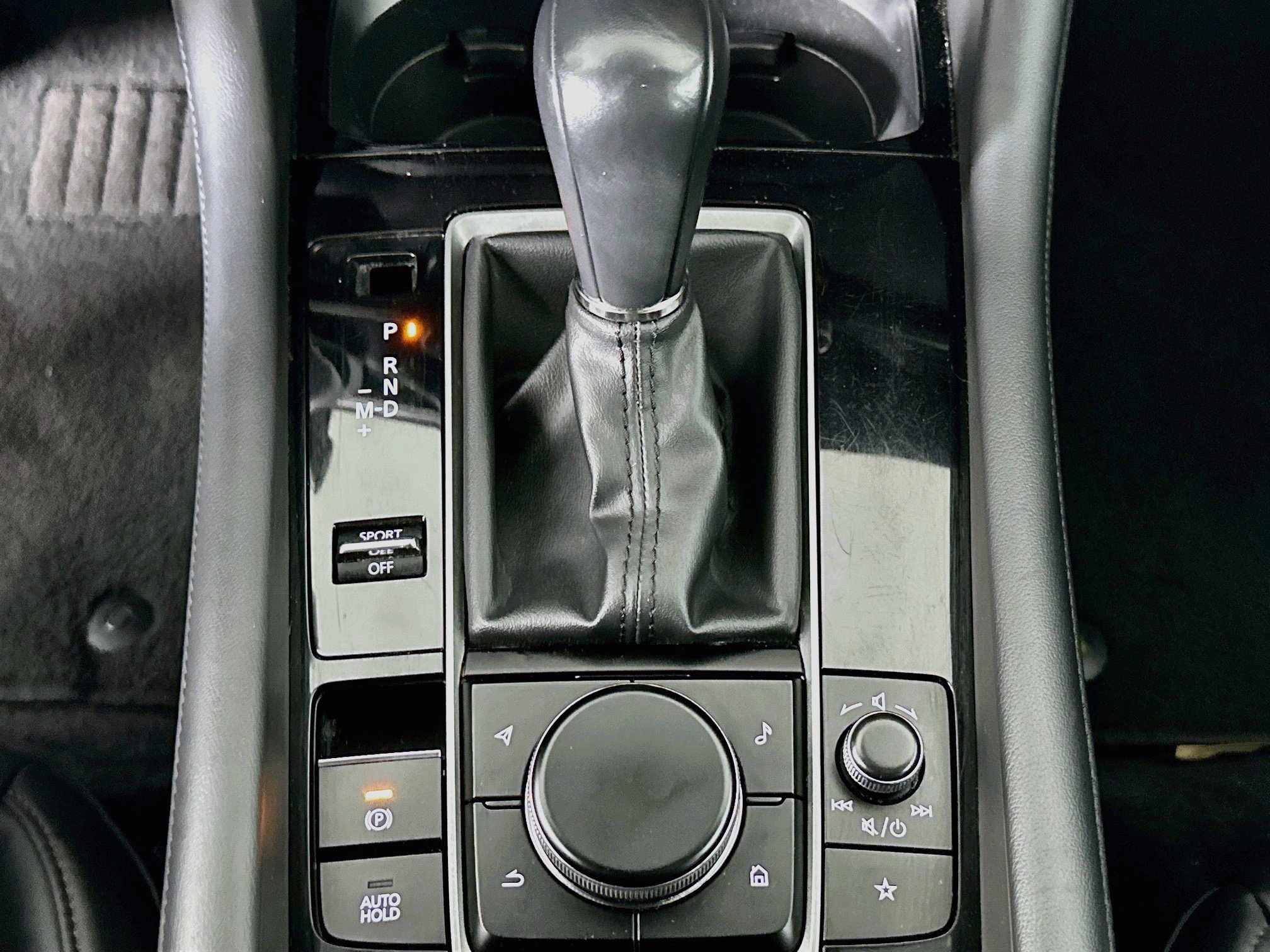 Used 2024 MAZDA MAZDA3 s FWD image 25