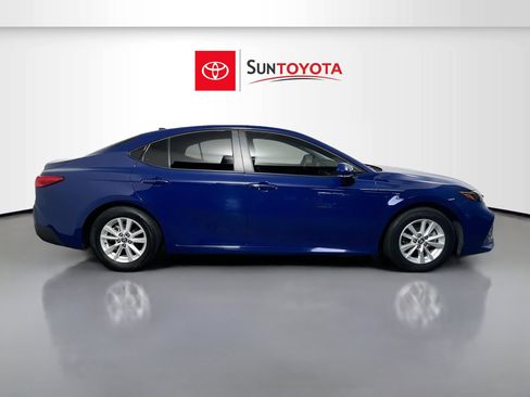 Used 2025 Toyota Camry LE image 2