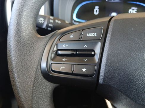 Used 2024 Hyundai Venue SE image 16