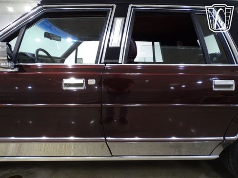 Used 1988 Lincoln Town Car image 30