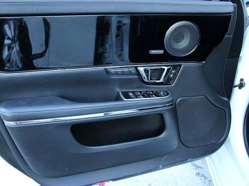 Used 2016 Jaguar XJ R-Sport image 9