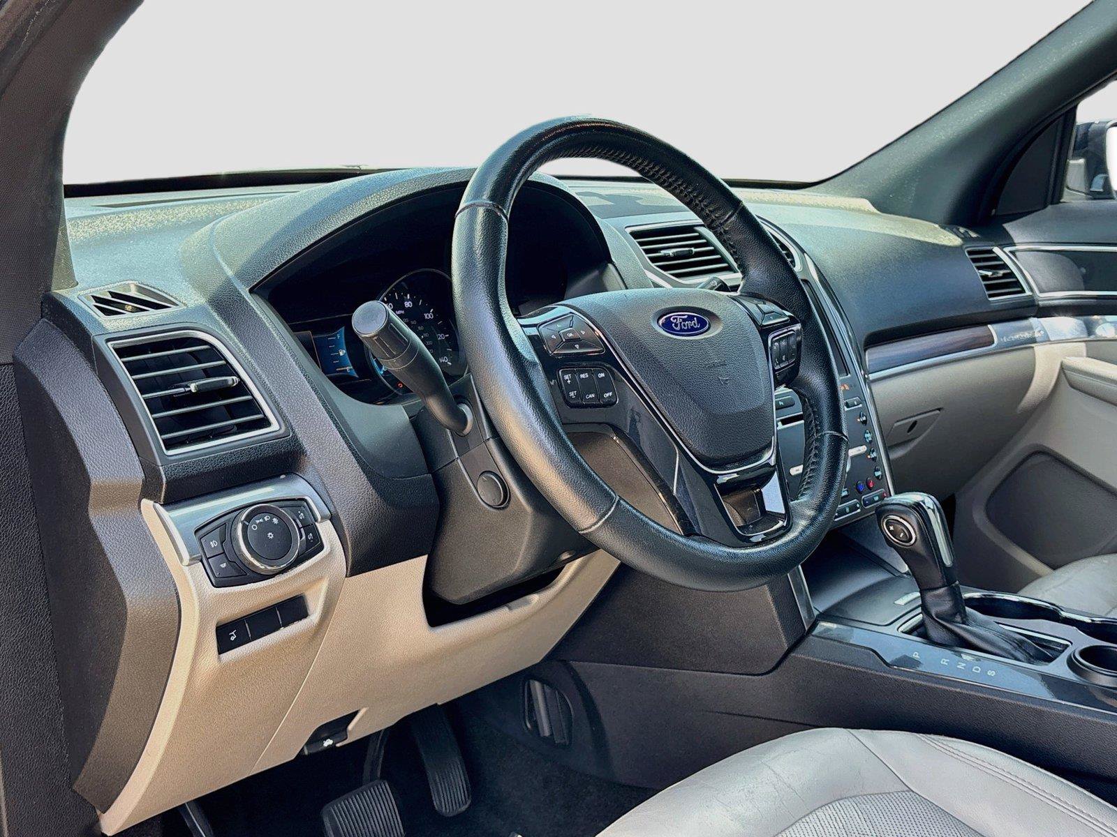 Used 2018 Ford Explorer Limited FWD image 9