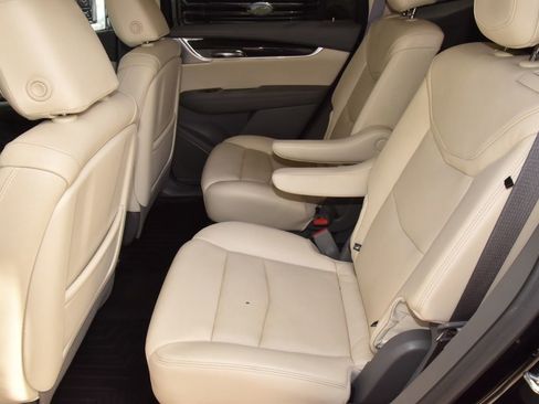 Used 2020 Cadillac XT6 Premium Luxury image 14