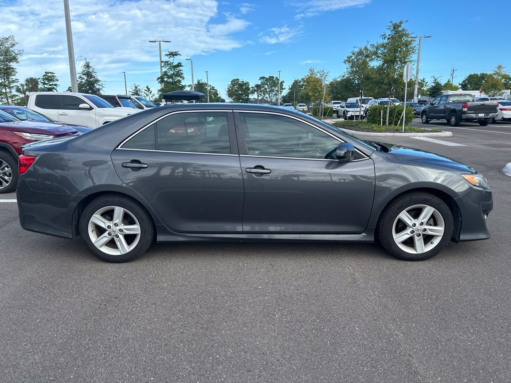Used 2012 Toyota Camry SE w/ Leather Pkg FWD image 6