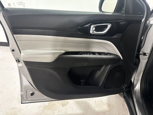 Used 2023 Jeep Compass Limited AWD/4WD image 16