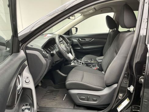 Used 2020 Nissan Rogue SV AWD/4WD image 3