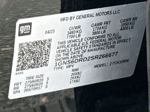Used 2025 Chevrolet Suburban Z71 AWD/4WD image 3