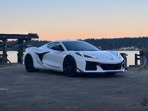 New 2025 Chevrolet Corvette Z06 w/ Z07 Performance Package RWD image 9