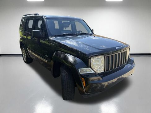 Used 2012 Jeep Liberty Sport AWD/4WD image 2