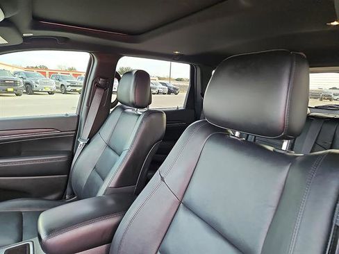 Used 2019 Jeep Grand Cherokee Limited image 11