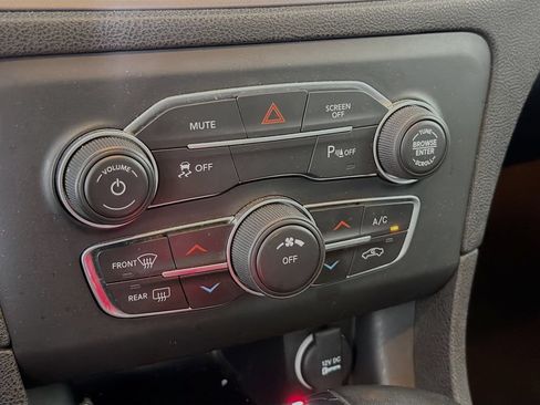 Used 2023 Dodge Charger SXT RWD image 18