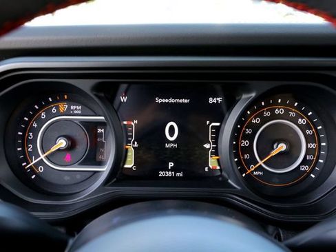 Used 2024 Jeep Gladiator Rubicon w/ Convenience Group AWD/4WD image 15