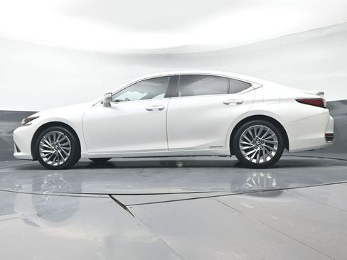 Used 2021 Lexus ES 300h w/ Accessory Package image 37