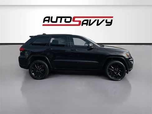 Used 2022 Jeep Grand Cherokee Laredo X image 8